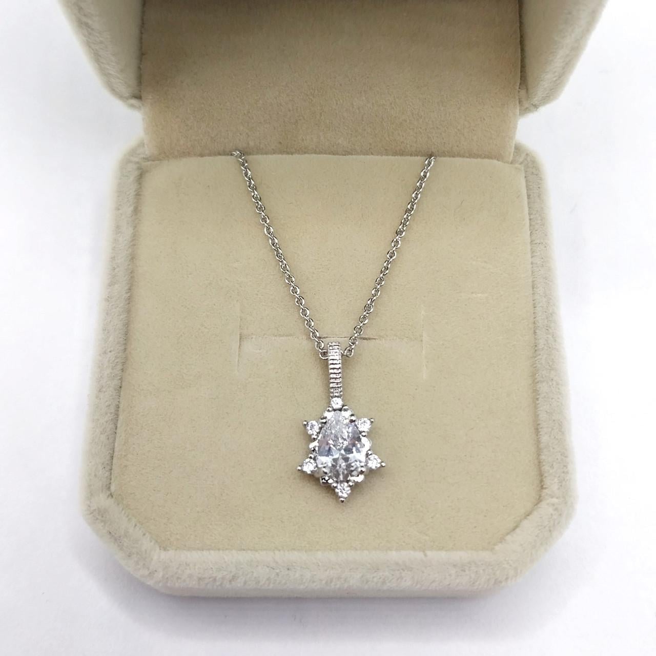 Кулон на цепочке Xuping Jewelry алмазная капля с цирконами в оправе ювелирный сплав с покрытием родий в бархатной коробочке (16041)