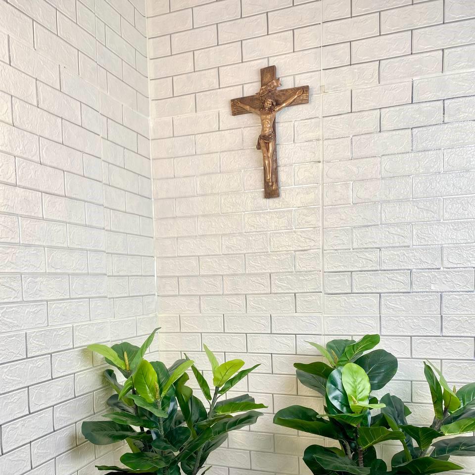 Хрест на стіну Розп’яття Христа декоративне розп’яття з кріпленням 48х32 см Бронзовий - фото 3 Хрест на стіну Розп’яття Христа декоративне розп’яття з кріпленням 48х32 см Бронзовий - фото 3