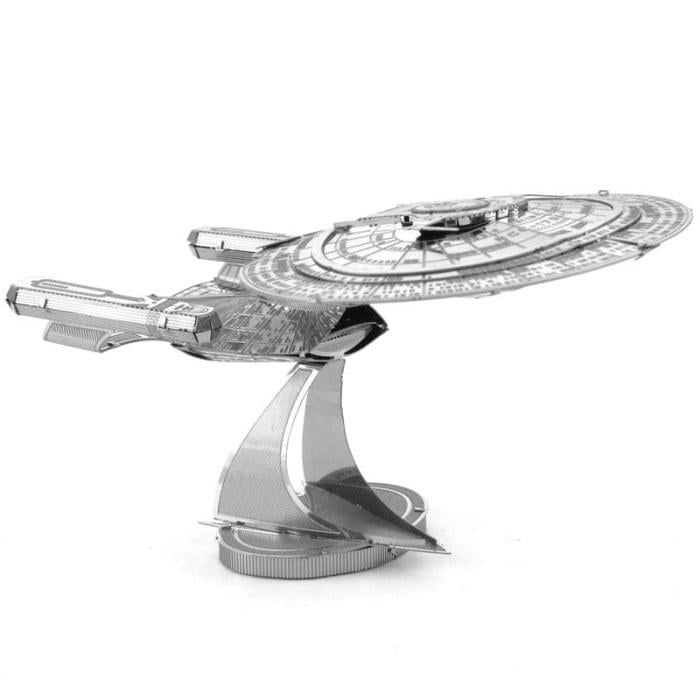 Пазл металлический 3D Star Trek Enterprise NCC-1701-D 10x6,5x6,5 см (837)