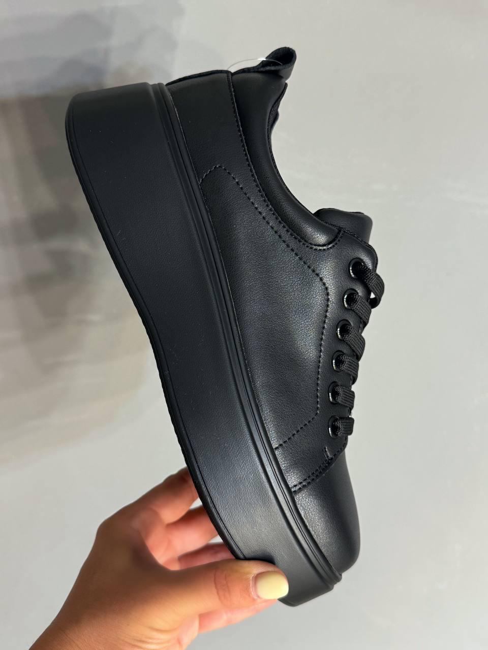 Кеди жіночі Hengji 537-5 шкіряні на платформі р. 38 24,5 см Чорний - фото 8 Кеди жіночі Hengji 537-5 шкіряні на платформі р. 38 24,5 см Чорний - фото 8