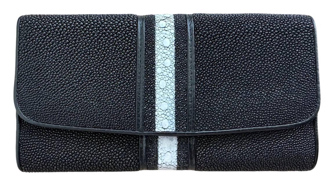 Вертикальное женское портмоне из натуральной кожи ската Ekzotic leather Черный (stw 150)