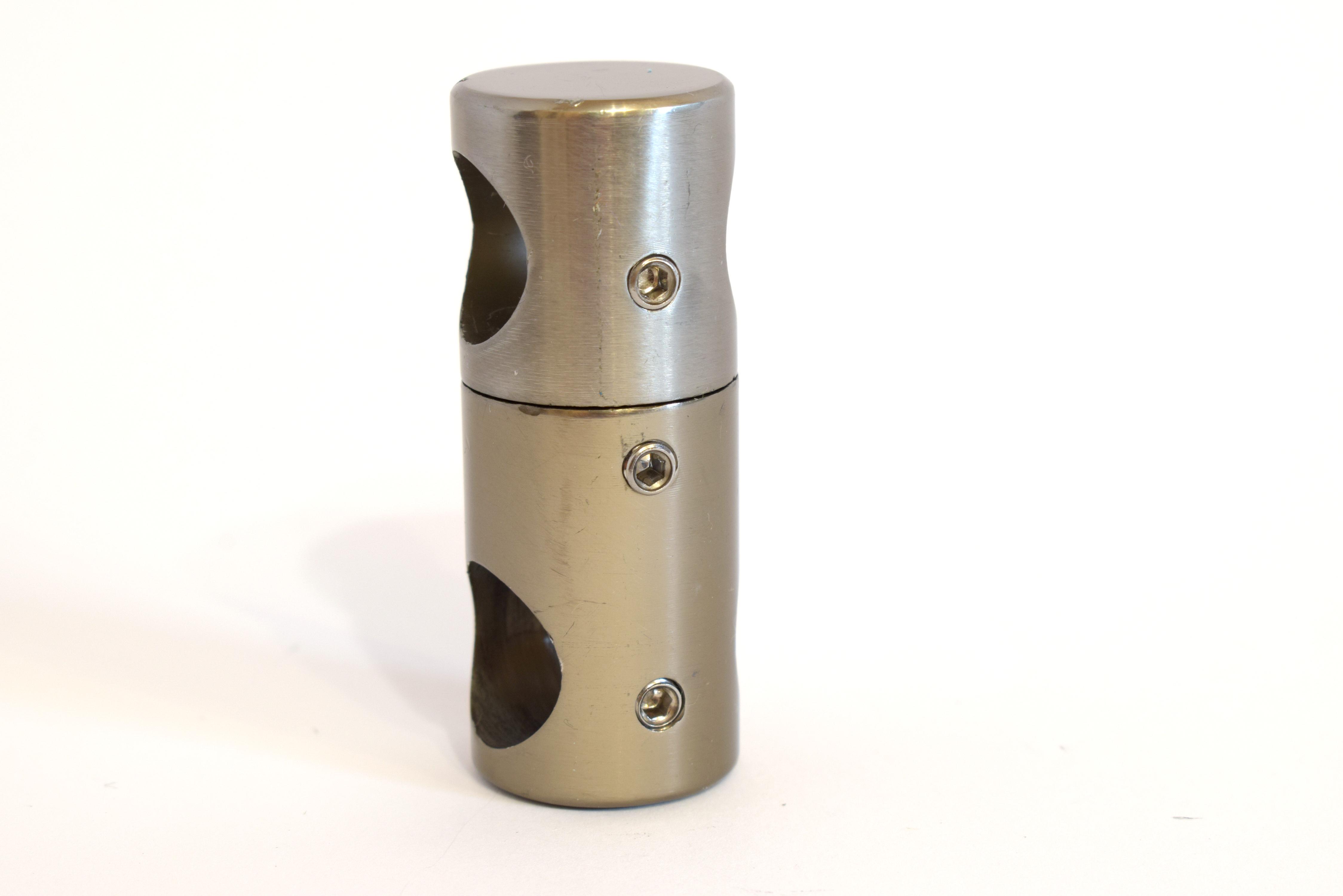 Тримач вертикального леєра до алюмінієвих поручнів тип коло Шампань (10611ш)