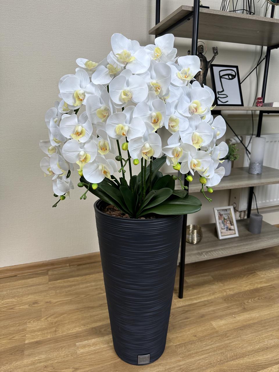 Композиция напольная из искусственных латексных орхидей Premium на 5 веточек в черном пластиковом кашпо Белый (А044)