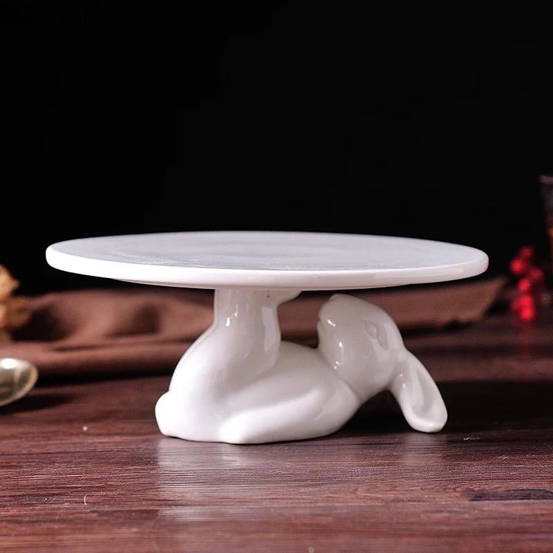 Блюдо для торта Olens Пасхальний кролик 20х8 см (21012651) - фото 2 Блюдо для торта Olens Пасхальний кролик 20х8 см (21012651) - фото 2