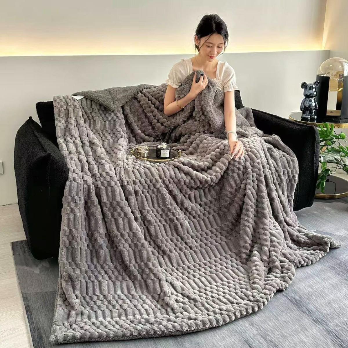 Плед с экоовчины Koloco Шарпей 3D 220х240 см (42202)