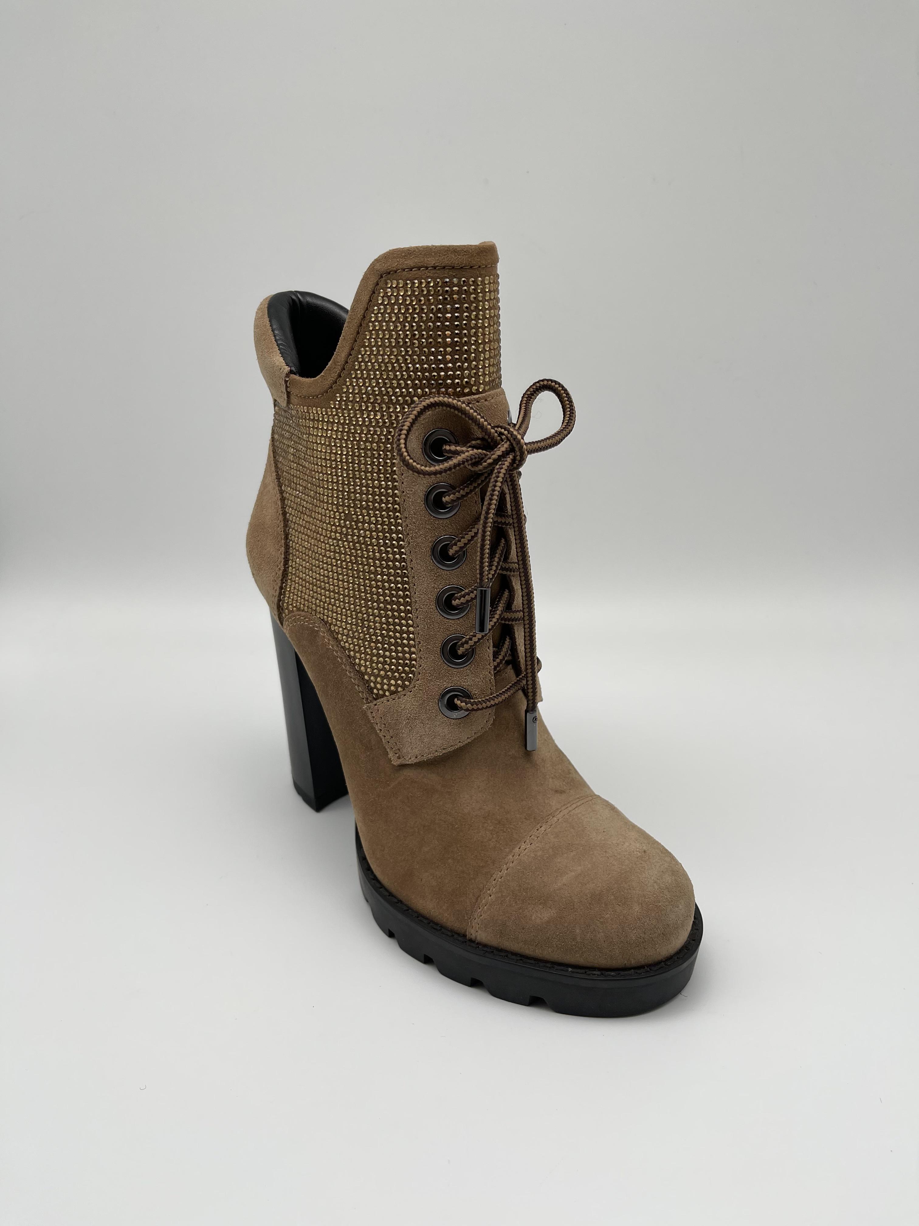 Ботильоны женские Guess 358W р. 37 Бежевый/Золото