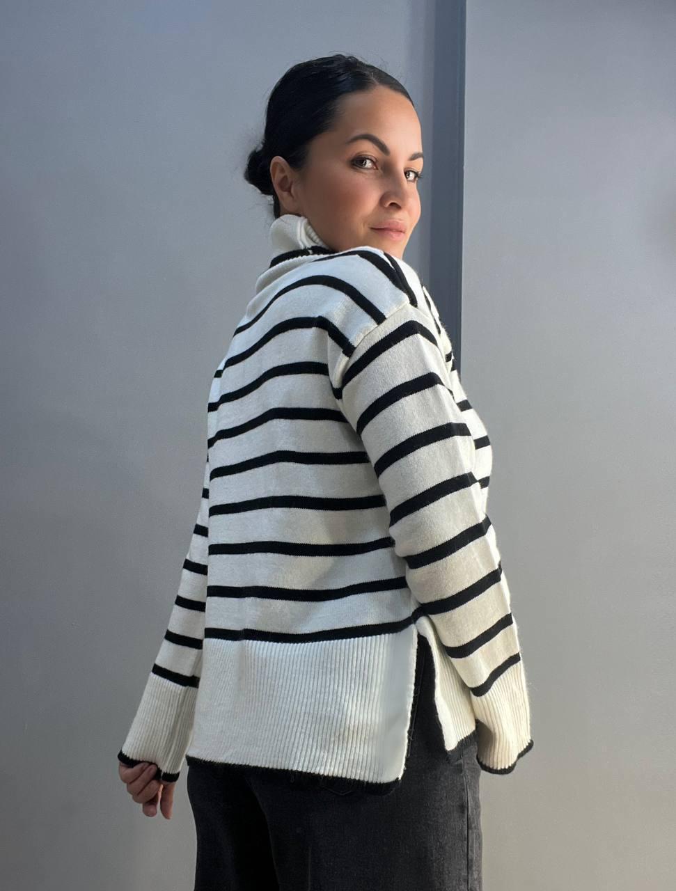 Светр жіночий A-N 263 високе горло смуга розрізи вільний OS Білий (3146) - фото 4