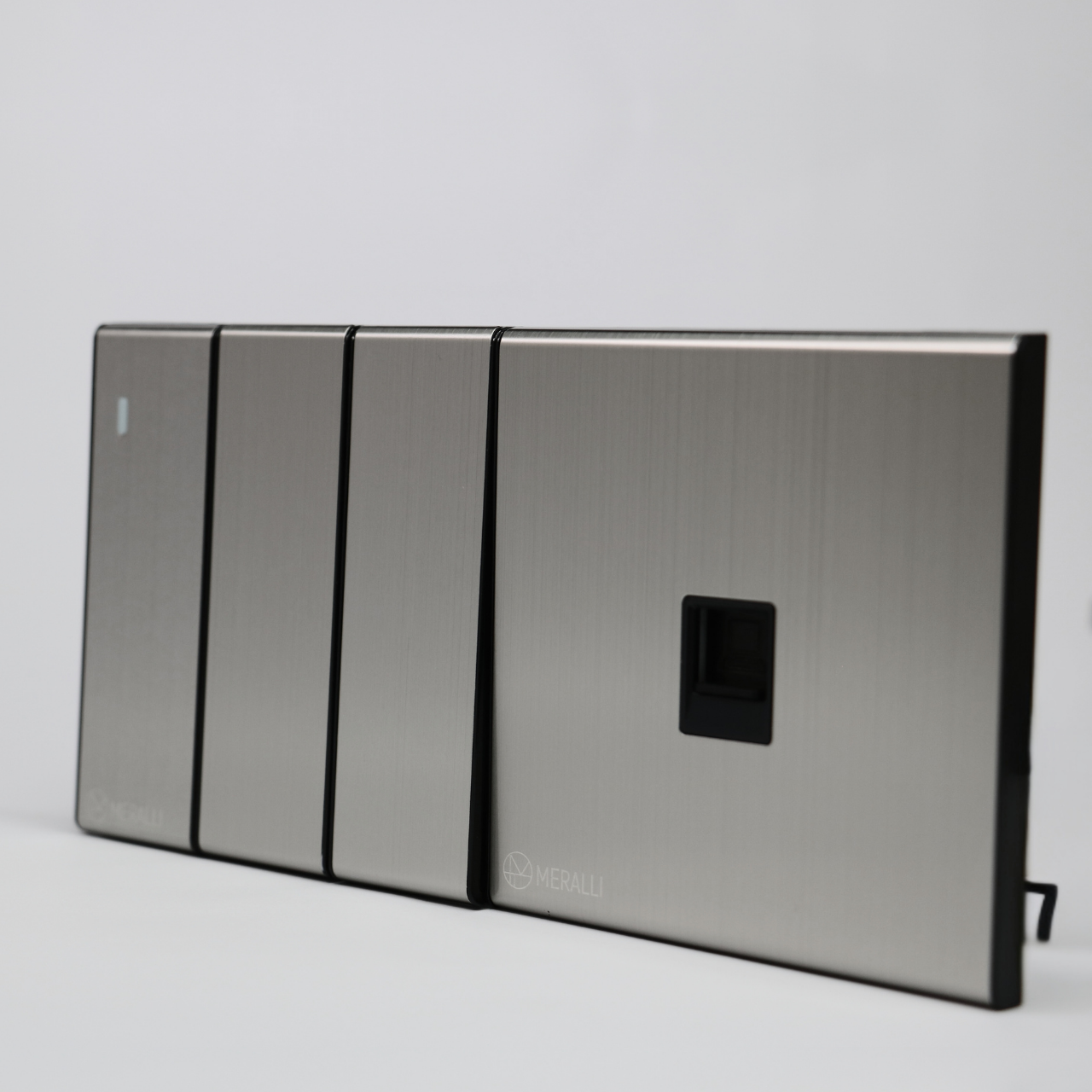 Вимикач прохідний 3 клавішний MERALLI INOX із нержавіючої сталі безрамковий (SWVK3KPR3) - фото 5 Вимикач прохідний 3 клавішний MERALLI INOX із нержавіючої сталі безрамковий (SWVK3KPR3) - фото 5