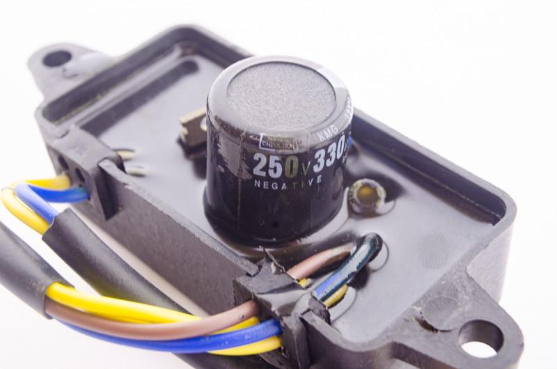 Регулятор напряжения автоматический прямой для генераторов AVR 250V 330mkF 2 кВт-3 кВт (4527) - фото 2 Регулятор напряжения автоматический прямой для генераторов AVR 250V 330mkF 2 кВт-3 кВт (4527) - фото 2