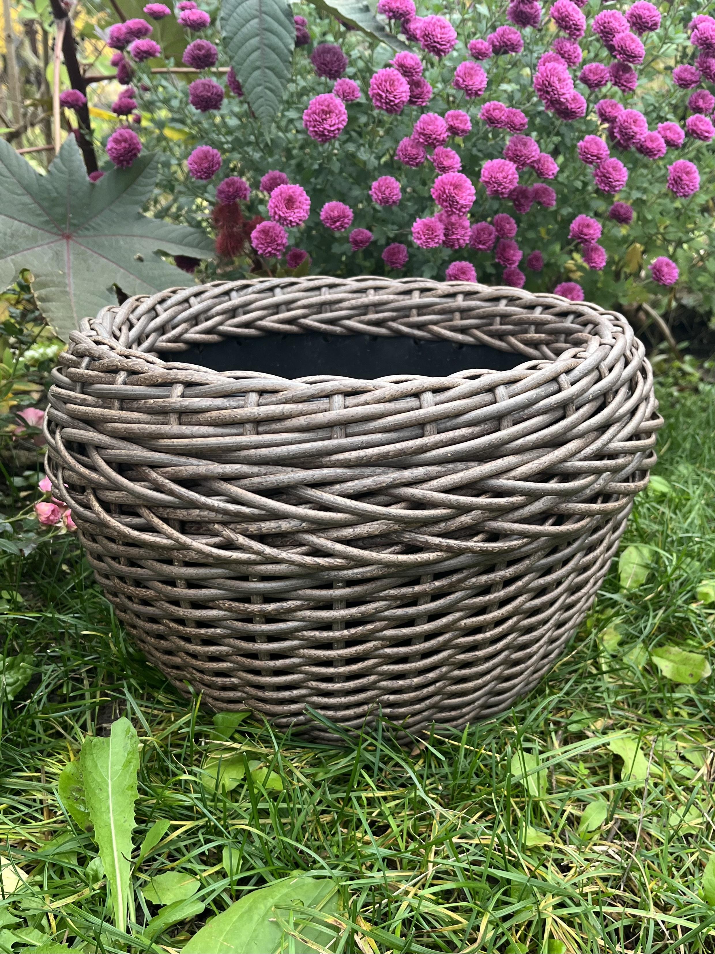 Кашпо для квітів зі штучного ротанга 12 л Фундук (29889000)