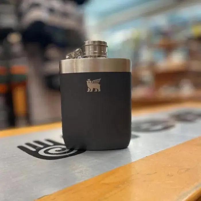 Фляга для алкоголя Stanley Master Lifted Spirits 0,23 л (31407339) Фляга для алкоголя Stanley Master Lifted Spirits 0,23 л (31407339)