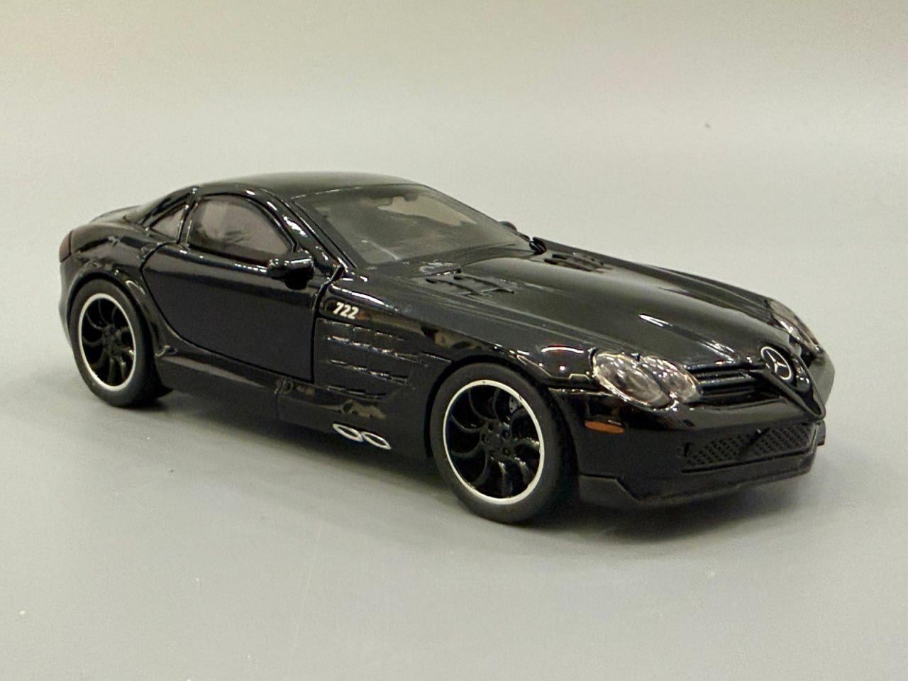 Машинка TK Union Group Mercedes-Benz SLR металл 1:32 свет/звук/открывающаяся дверь/капит/багажник Черный (TK-31160) Машинка TK Union Group Mercedes-Benz SLR металл 1:32 свет/звук/открывающаяся дверь/капит/багажник Черный (TK-31160)