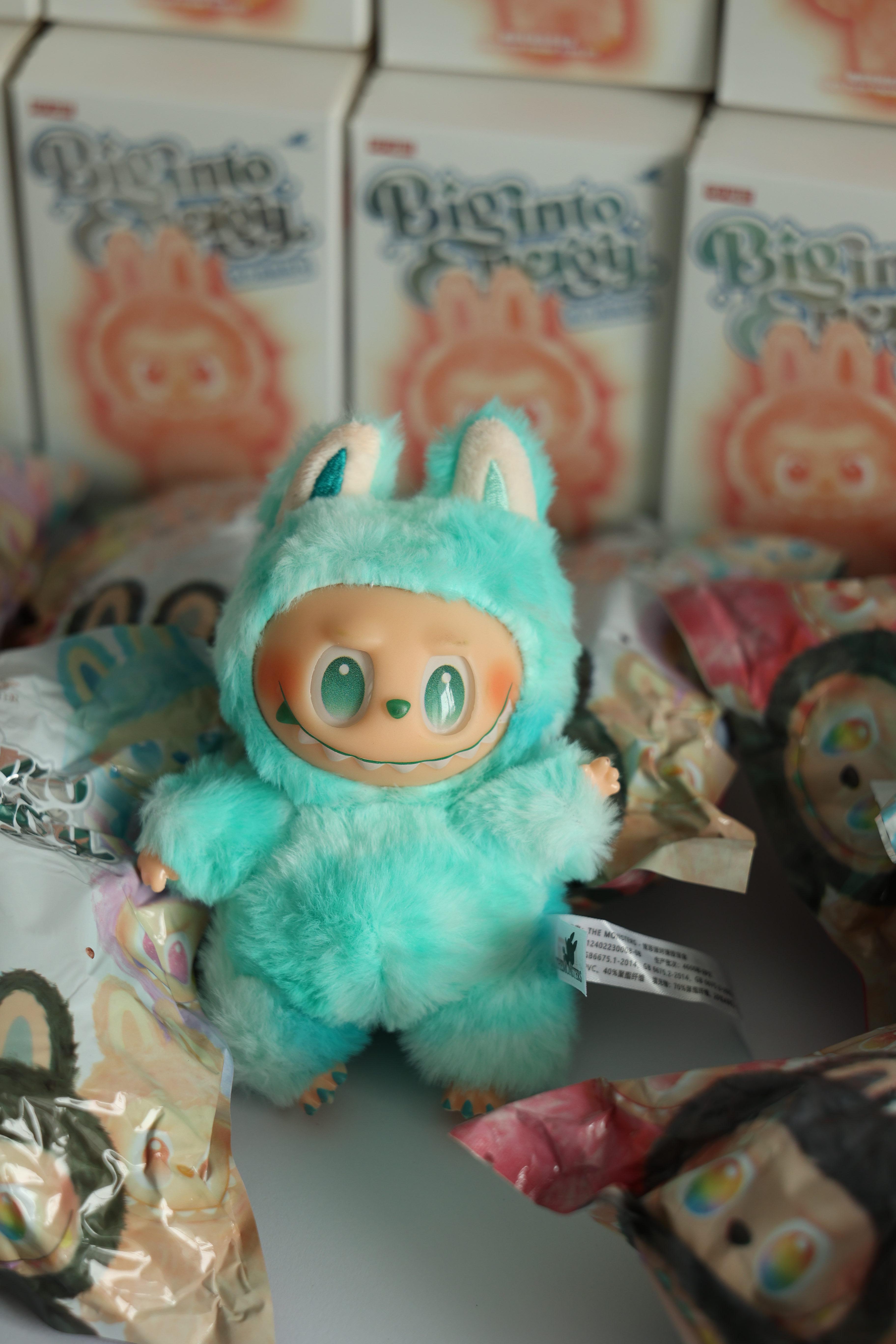 Подвесная плюшевая игрушка Labubu Pop Mart The Monsters Season 3 15 см (26722527) - фото 3 Подвесная плюшевая игрушка Labubu Pop Mart The Monsters Season 3 15 см (26722527) - фото 3