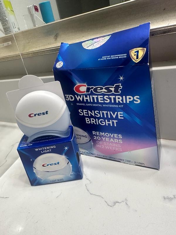 Отбеливающие полоски для чувствительных зубов Crest 3D Whitestrips Sensitive и LED Light Whitening Kit 14 пар (20631389) - фото 8 Отбеливающие полоски для чувствительных зубов Crest 3D Whitestrips Sensitive и LED Light Whitening Kit 14 пар (20631389) - фото 8