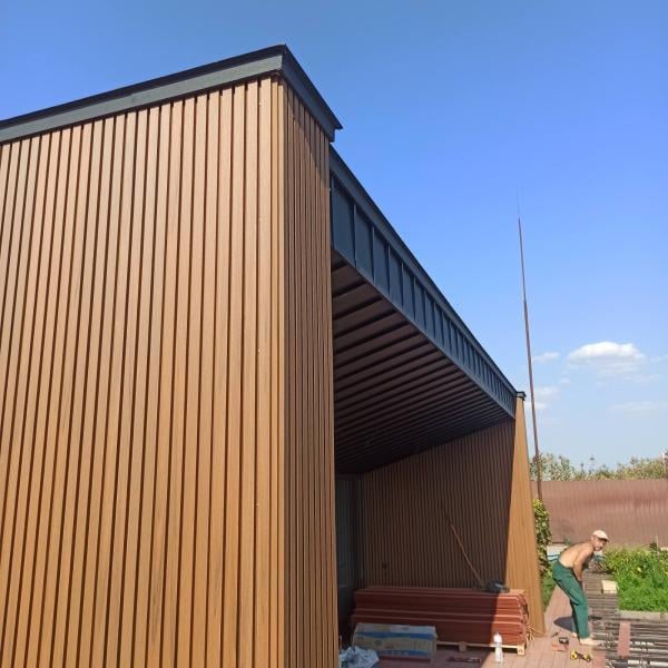 Панель фасадная Rosewood 3D рейка ДПК 219х26х2900 мм Teak (14652369) - фото 2 Панель фасадная Rosewood 3D рейка ДПК 219х26х2900 мм Teak (14652369) - фото 2