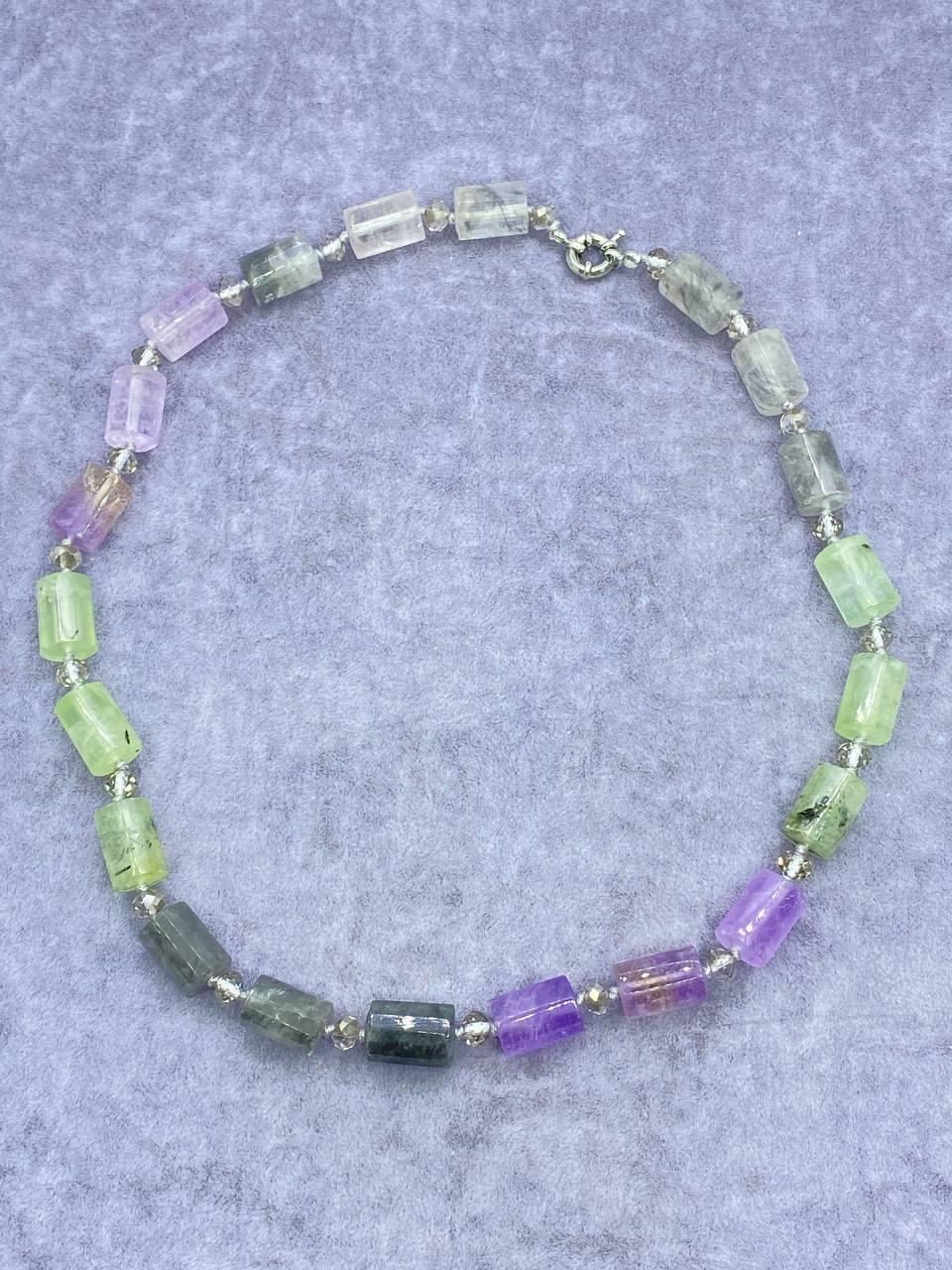 Бусы кварц пренит аметист 46 см бесцветный (309)