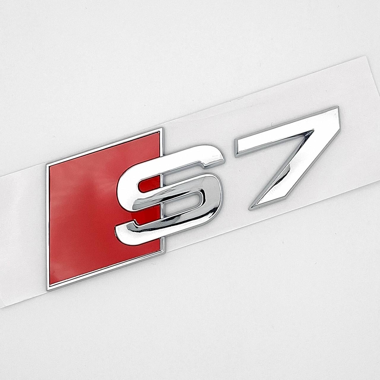 Эмблема надпись S7 Audi ABS 10,5х3,8 см Хром/Красный глянцевый (2881181211)
