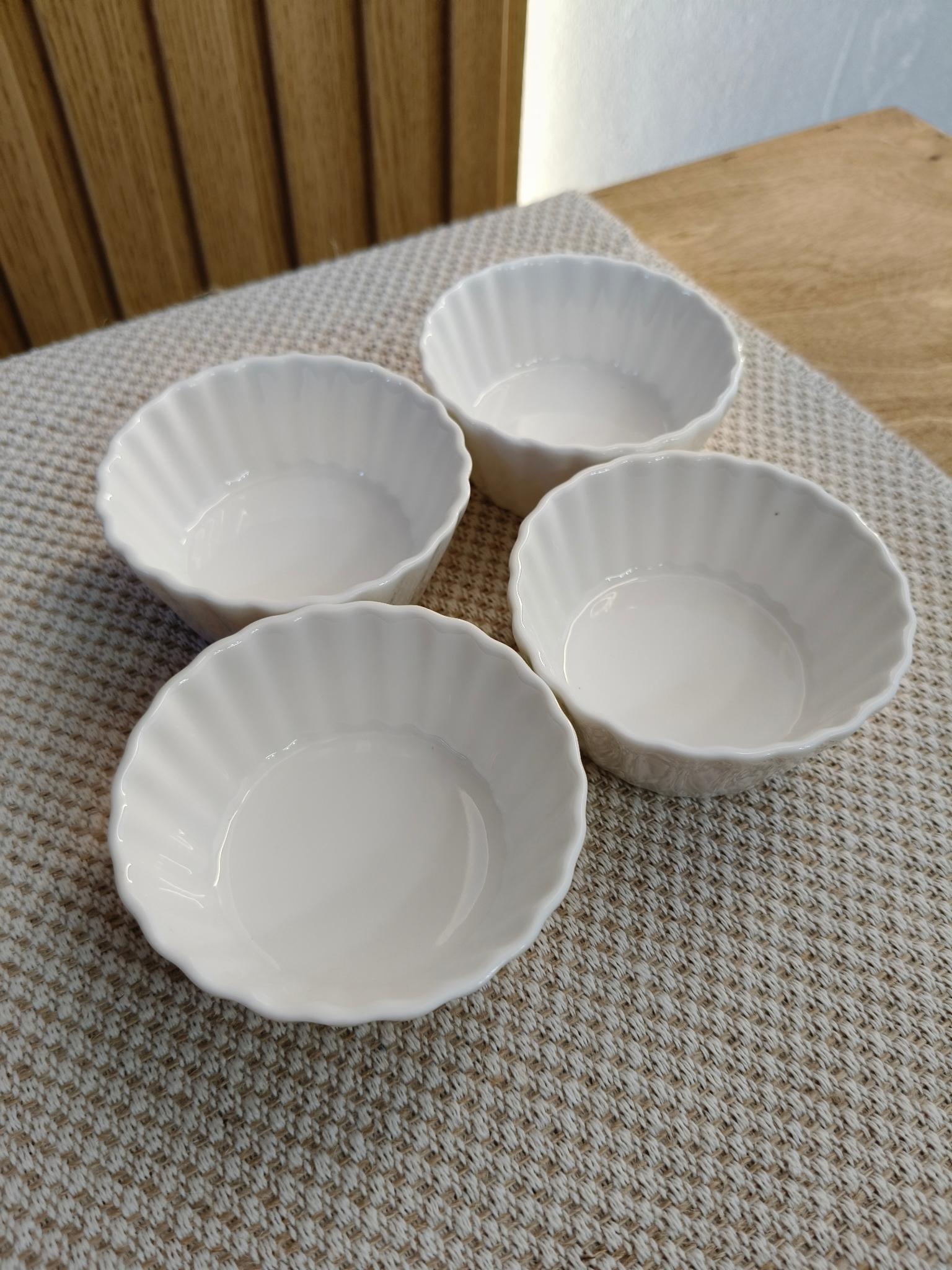 Набір соусників Фігурний порцеляна 7,5х3 см 4 шт. (25410939) - фото 2 Набір соусників Фігурний порцеляна 7,5х3 см 4 шт. (25410939) - фото 2