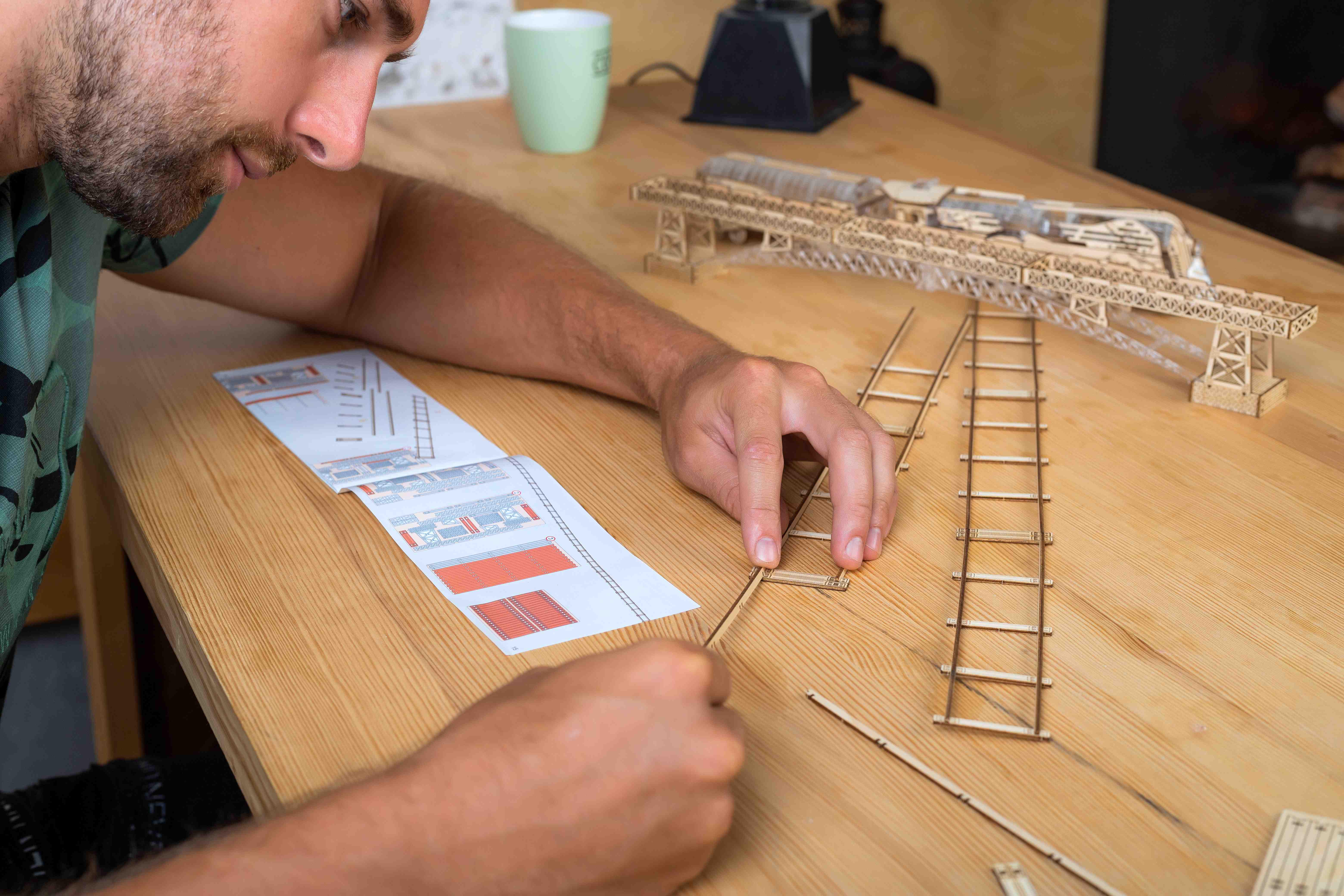 Конструктор дерев'яний Vіter Models Потяг The Thunderstorm Express (The Thunderstorm Express ) - фото 7