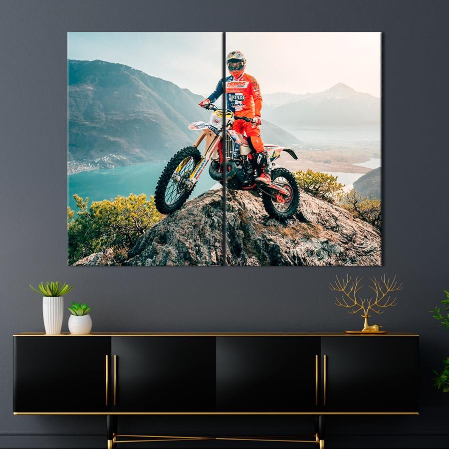 Картина Автомобиль Мотоциклист на фоне природы 71x51 см (A1179-2)