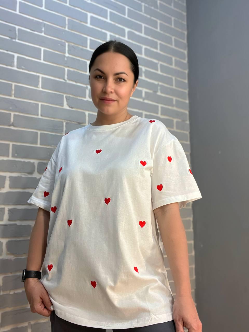 Футболка женская A-N 2632 вышивка сердца удлиненная OS Белый (1912)