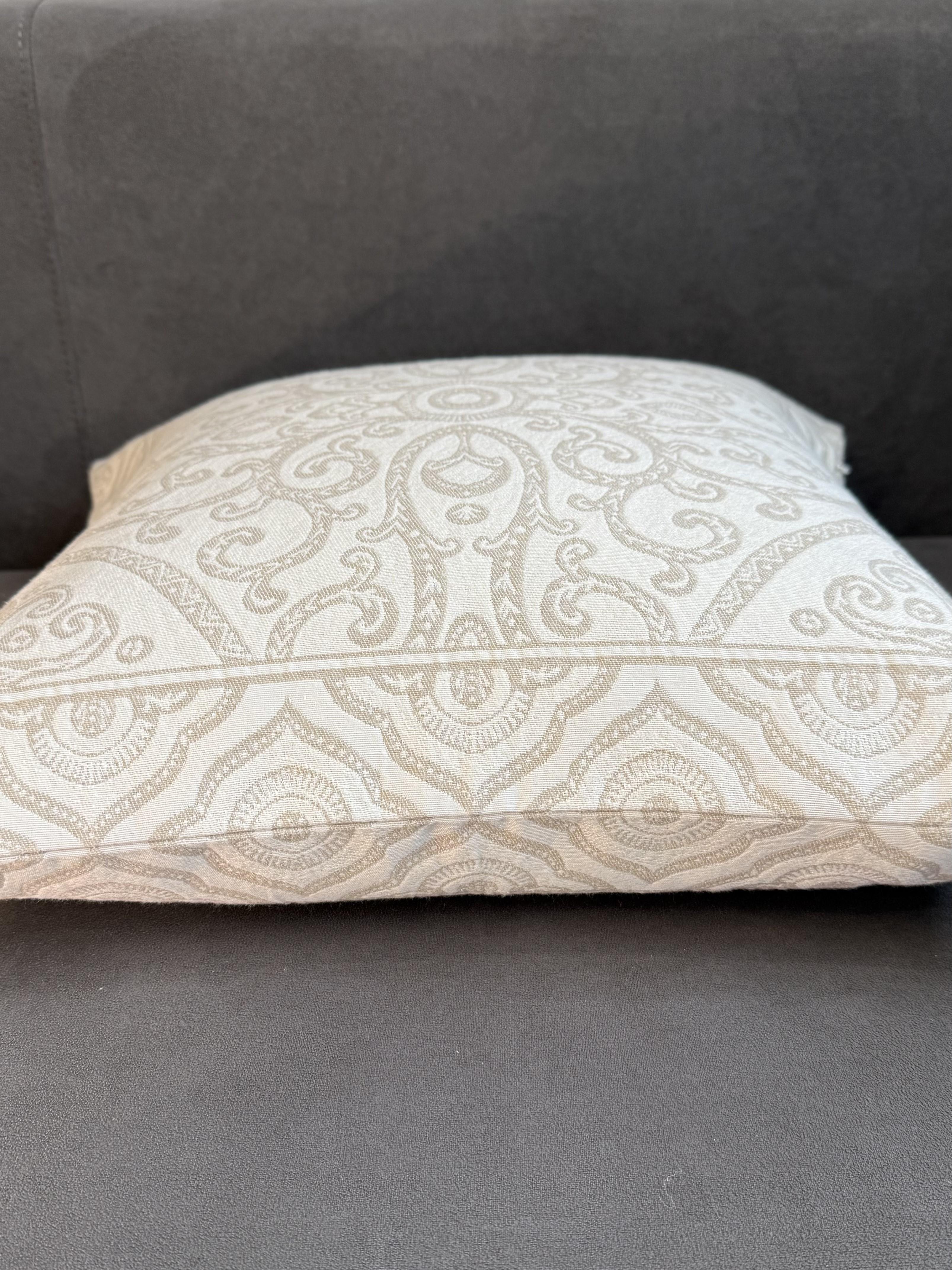 Наволочка гобеленовая MYKONOS двухсторонняя 45х45 см White - фото 3 Наволочка гобеленовая MYKONOS двухсторонняя 45х45 см White - фото 3