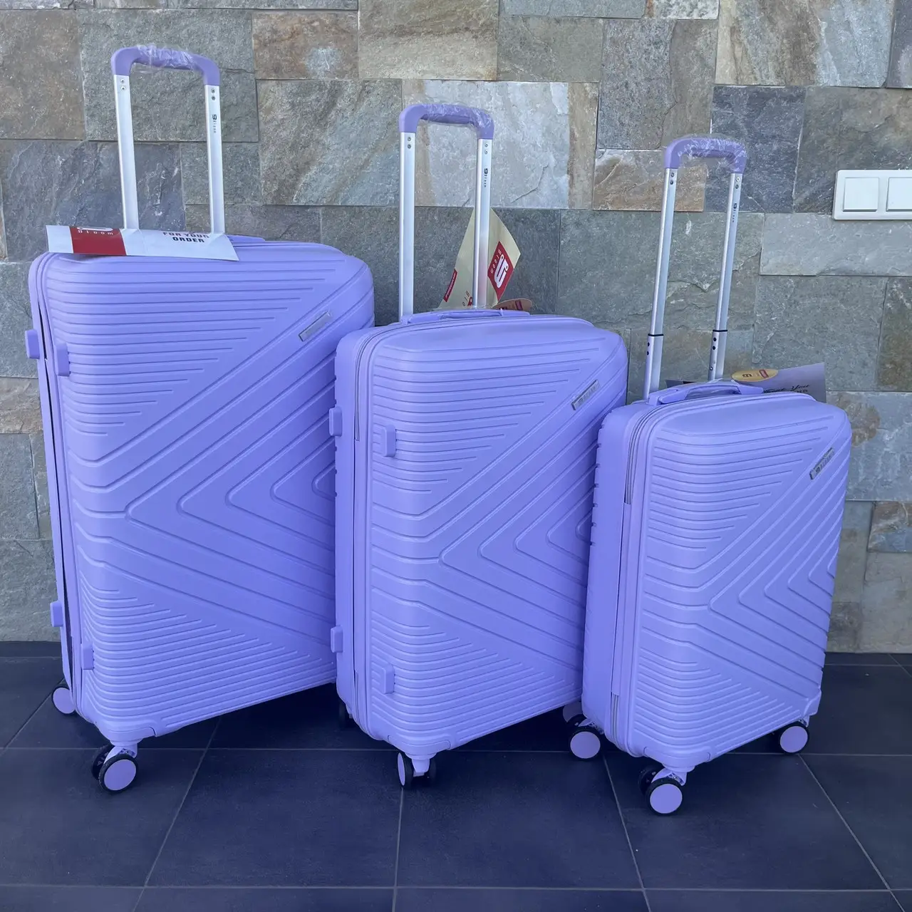 Валіза дорожня з поліпропілену Bloom 1706 середній М 63 л Фіолетовий - фото 7 Валіза дорожня з поліпропілену Bloom 1706 середній М 63 л Фіолетовий - фото 7