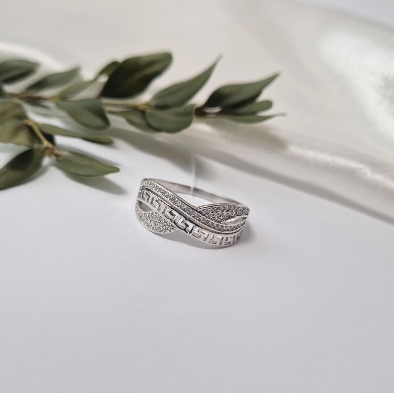 Кольцо широкое в белых камнях серебро 925 пробы родированное 3,80 г р. 21 (4096р)