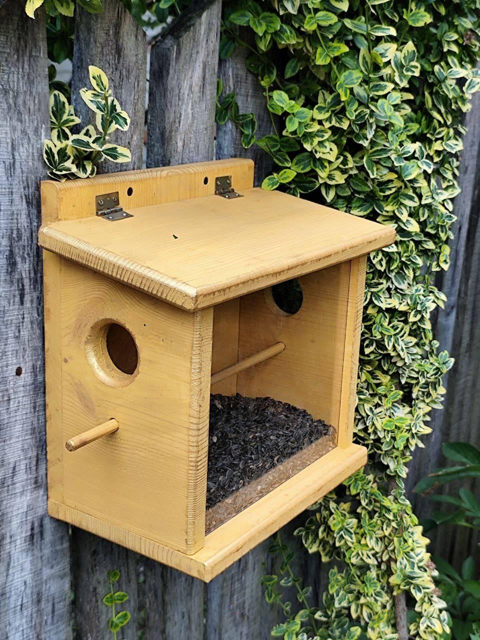 Кормушка для птиц Запутанка бункерного типа из дерева сосны 30х30х17 см Бежевый - фото 2 Кормушка для птиц Запутанка бункерного типа из дерева сосны 30х30х17 см Бежевый - фото 2