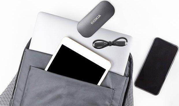 SSD-диск KIOXIA Exceria Plus Portable 1 TB Grey (LXD10S001TG8) - фото 4