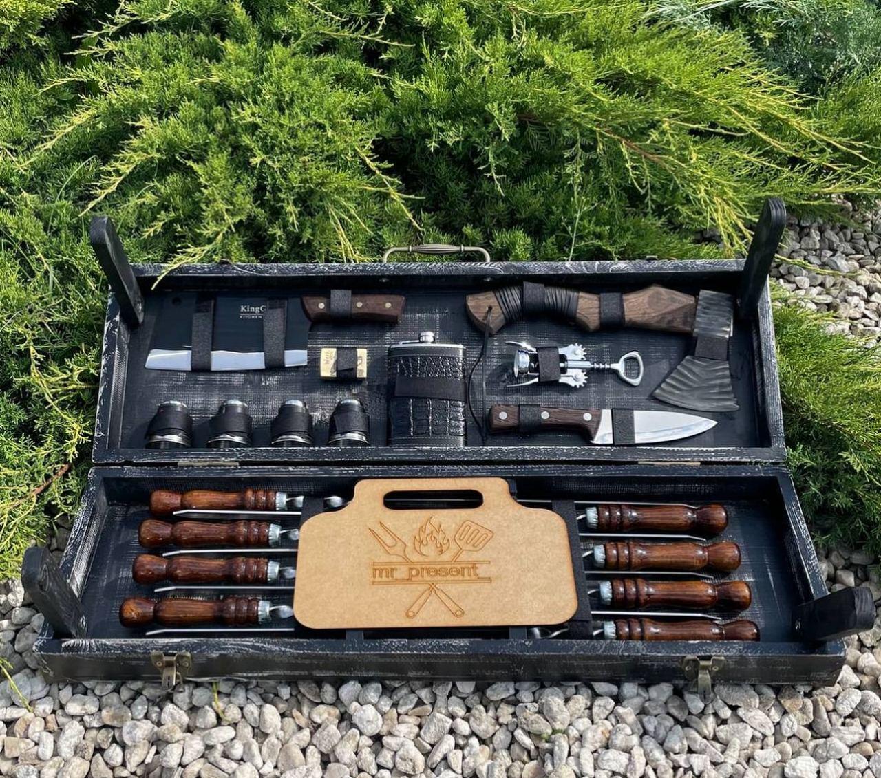 Набор шампуров Hunter в кейсе столика Black