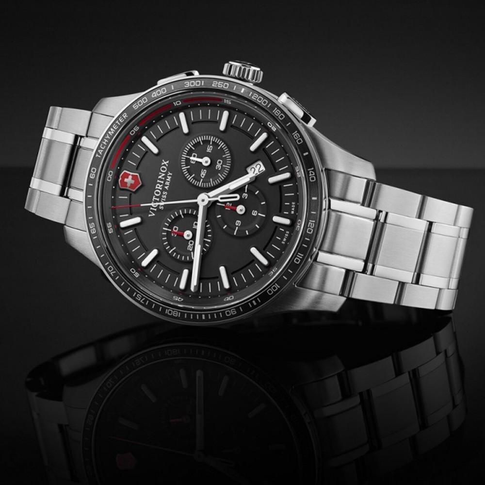 Наручний годинник чоловічий Victorinox Swiss Army Alliance Sport Chrono кварцевий Silver (V241816) - фото 6 Наручний годинник чоловічий Victorinox Swiss Army Alliance Sport Chrono кварцевий Silver (V241816) - фото 6