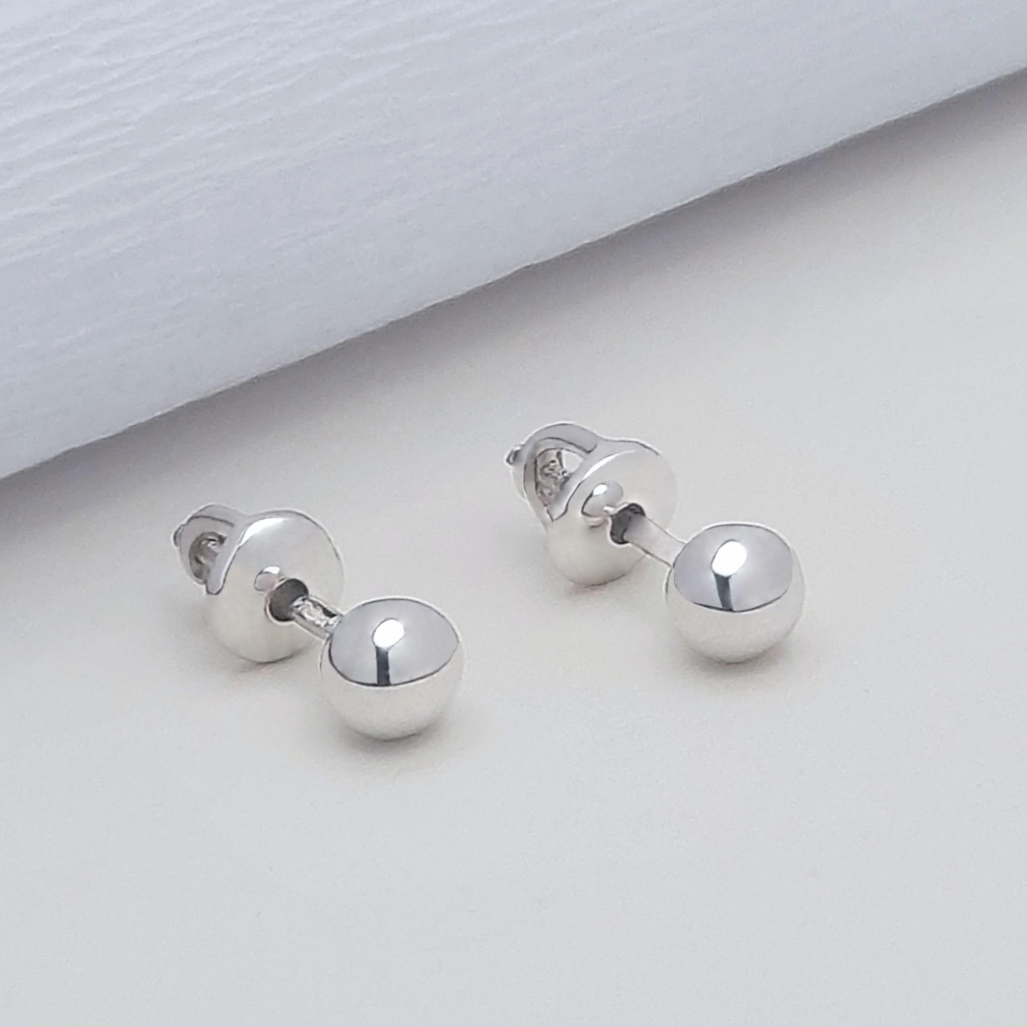 Серебряные серьги пусеты Сферы - фото 3 Серебряные серьги пусеты Сферы - фото 3