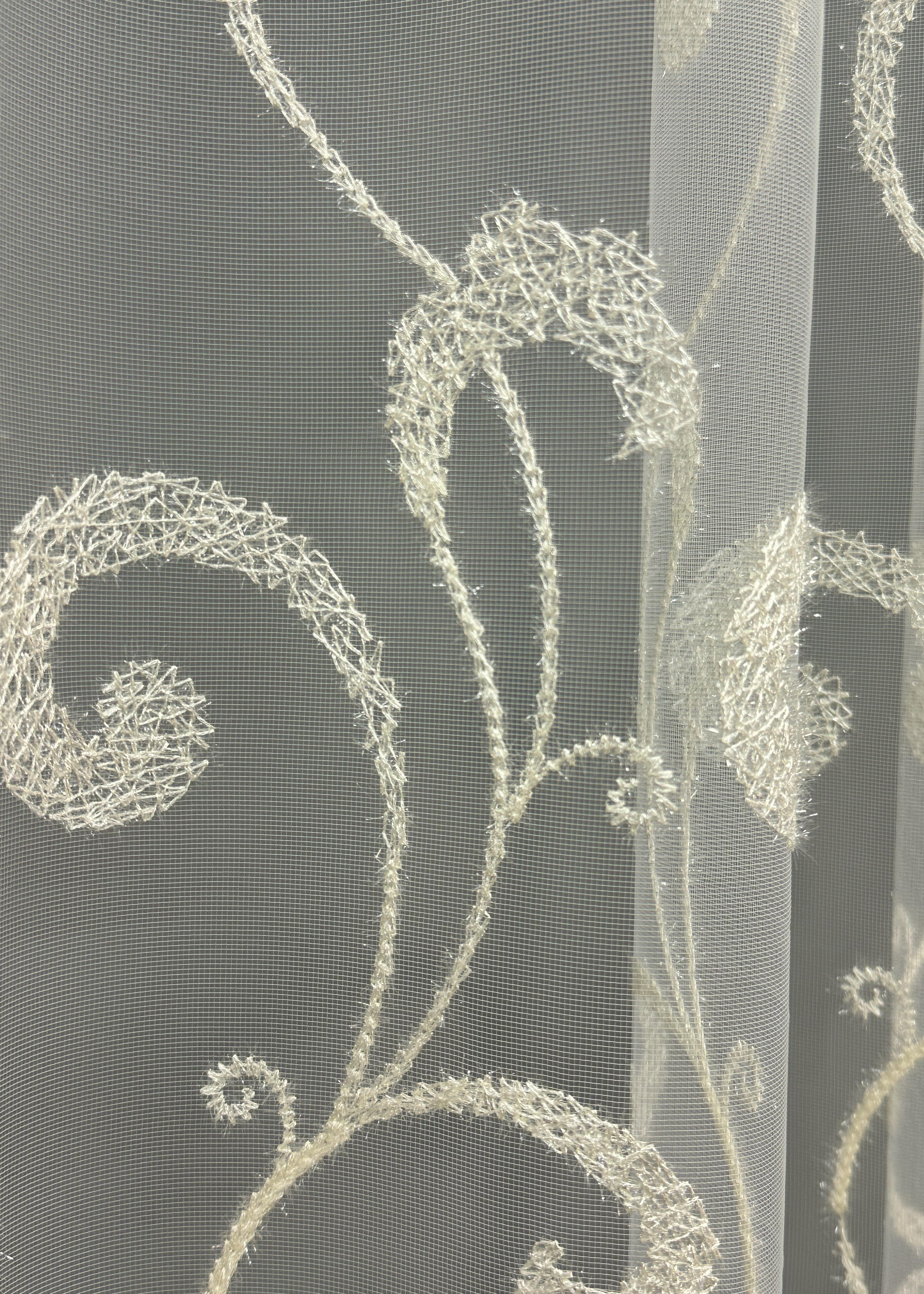 Тюль VR-Textil 1684т Фатін з вишивкою та люрексом 300х270 см Молочний (42-0727) - фото 7 Тюль VR-Textil 1684т Фатін з вишивкою та люрексом 300х270 см Молочний (42-0727) - фото 7