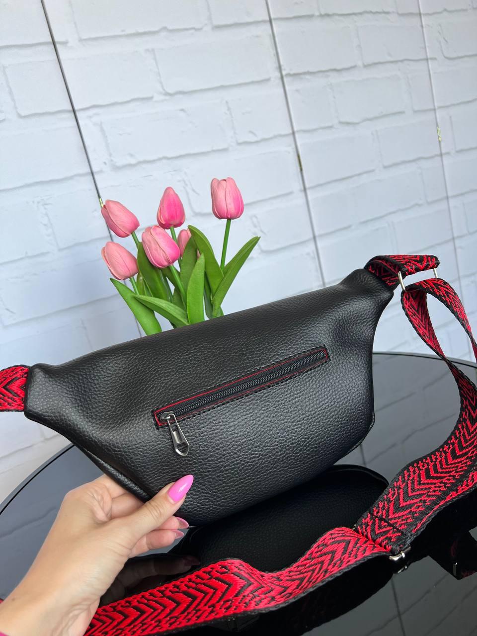 Сумка бананка на пояс женская из экокожи спортивная через плечо Черный с красным - фото 5 Сумка бананка на пояс женская из экокожи спортивная через плечо Черный с красным - фото 5