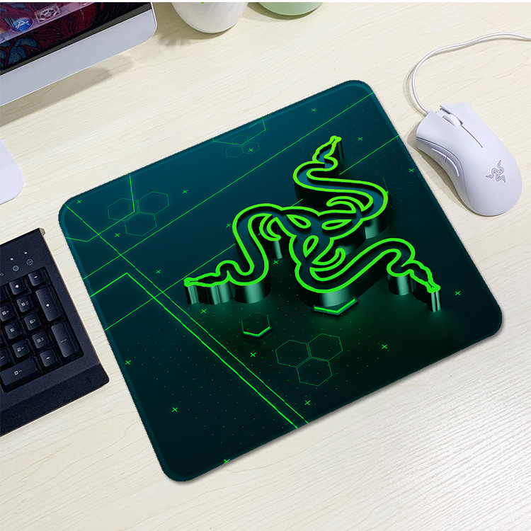 Коврик для мыши игровой Razer 10 износостойкий тканевый 2х200x240 мм Black Green (YUT_V5707)