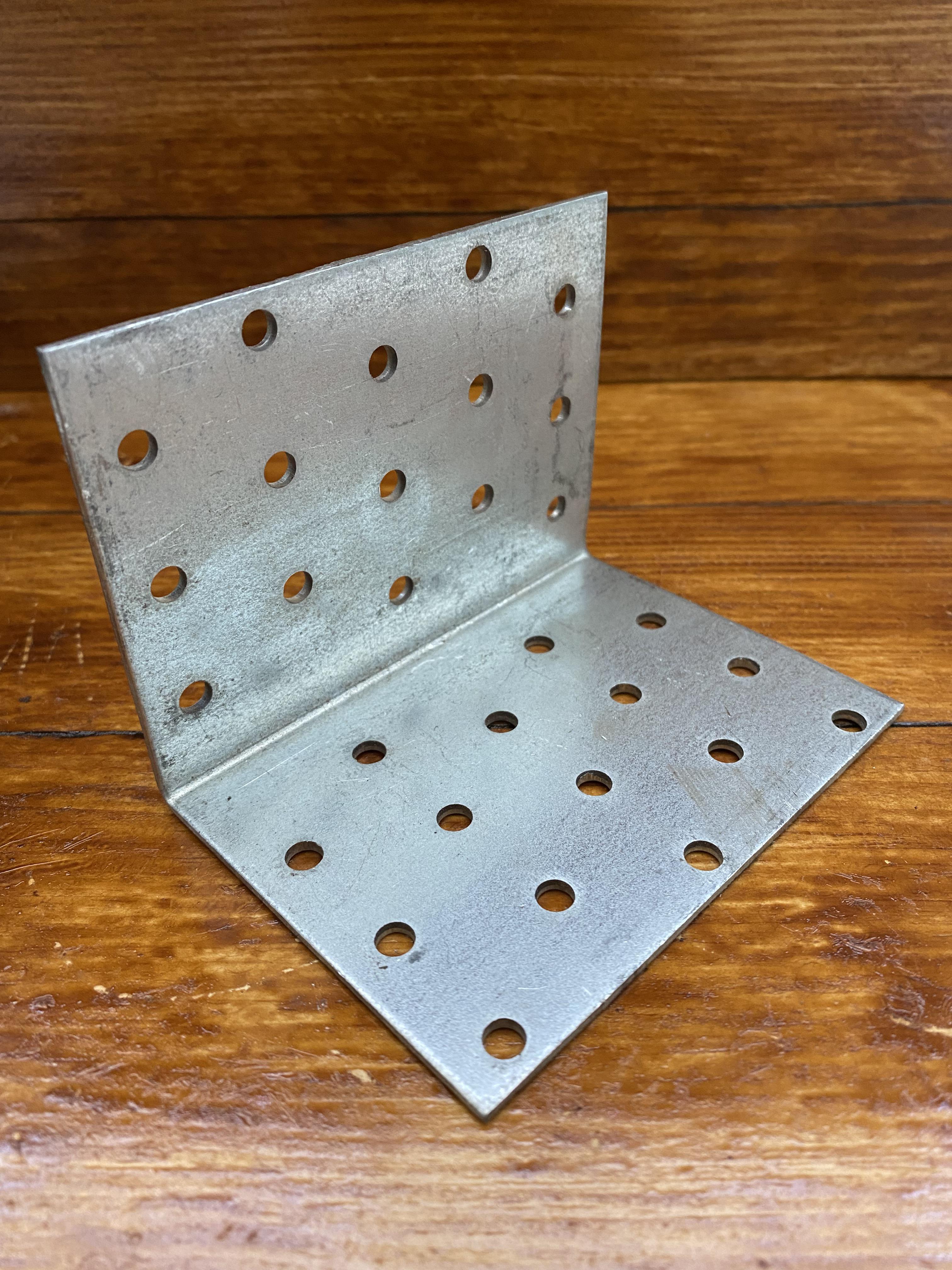 Кутник панельний 70х70х100х2 мм (МВ04)