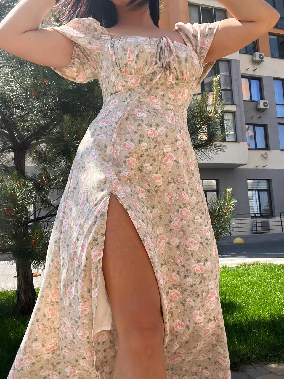 Платье женское летнее A-N 2669 цветочный принт разрез шнурок на груди длинное M Розовый (2042) - фото 6 Платье женское летнее A-N 2669 цветочный принт разрез шнурок на груди длинное M Розовый (2042) - фото 6