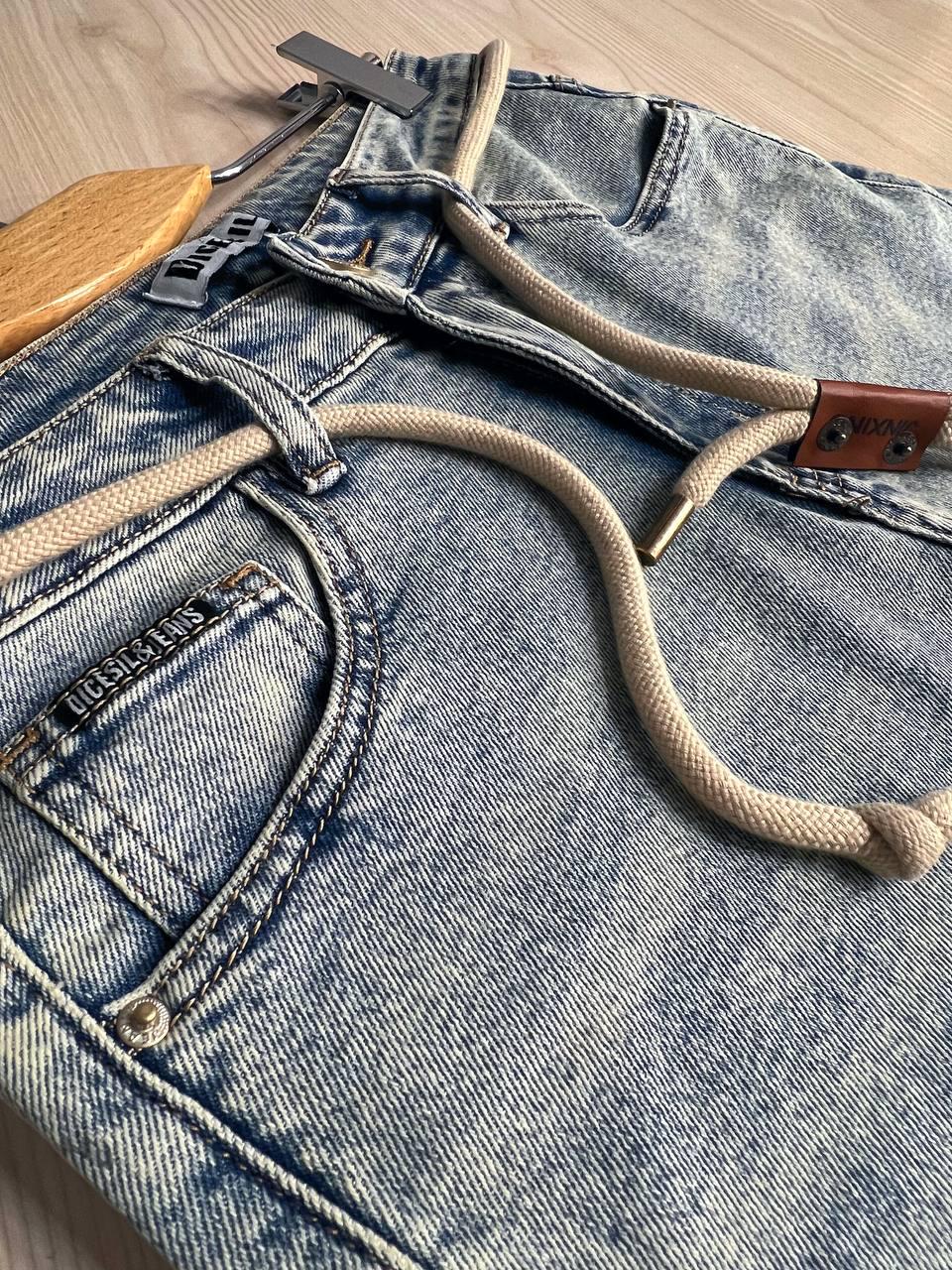 Джинси жіночі Dicesil 9157 Mom jeans comfort висока талія стрейчеві ремінь мотузка р. 25 Світло-блакитний (3830) - фото 2