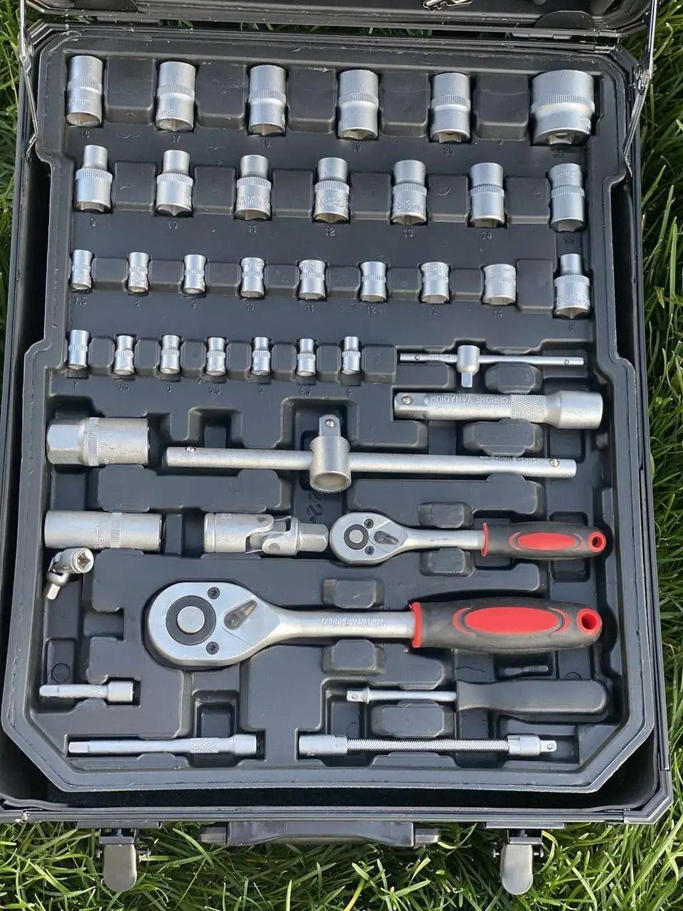 Набор инструментов в чемодане с трещеткой ART отвертки/ключи/насадки 408 пр. - фото 6 Набор инструментов в чемодане с трещеткой ART отвертки/ключи/насадки 408 пр. - фото 6