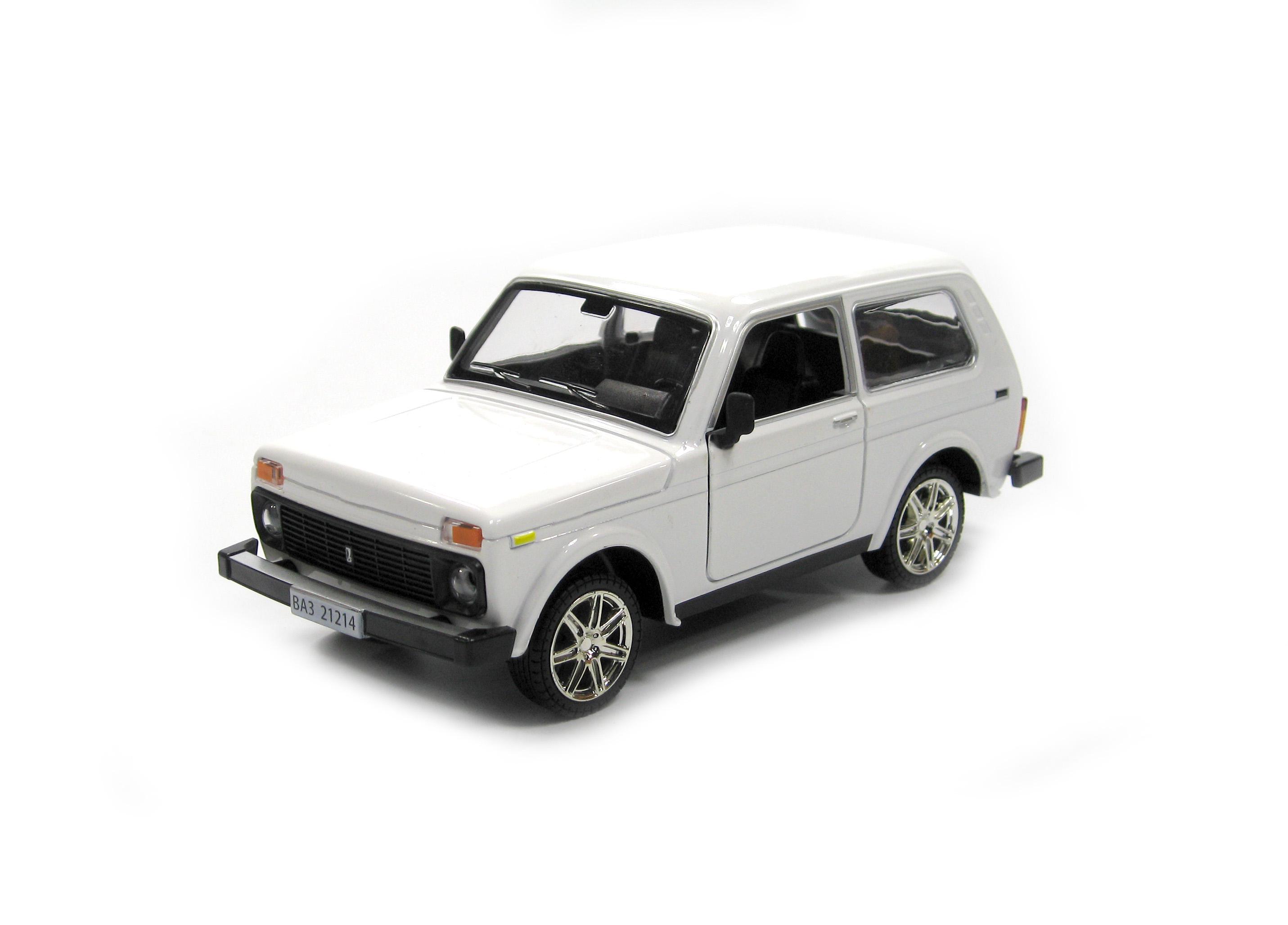 Модель металлическая Автопром ВАЗ 21214 1:22 (21214 White)