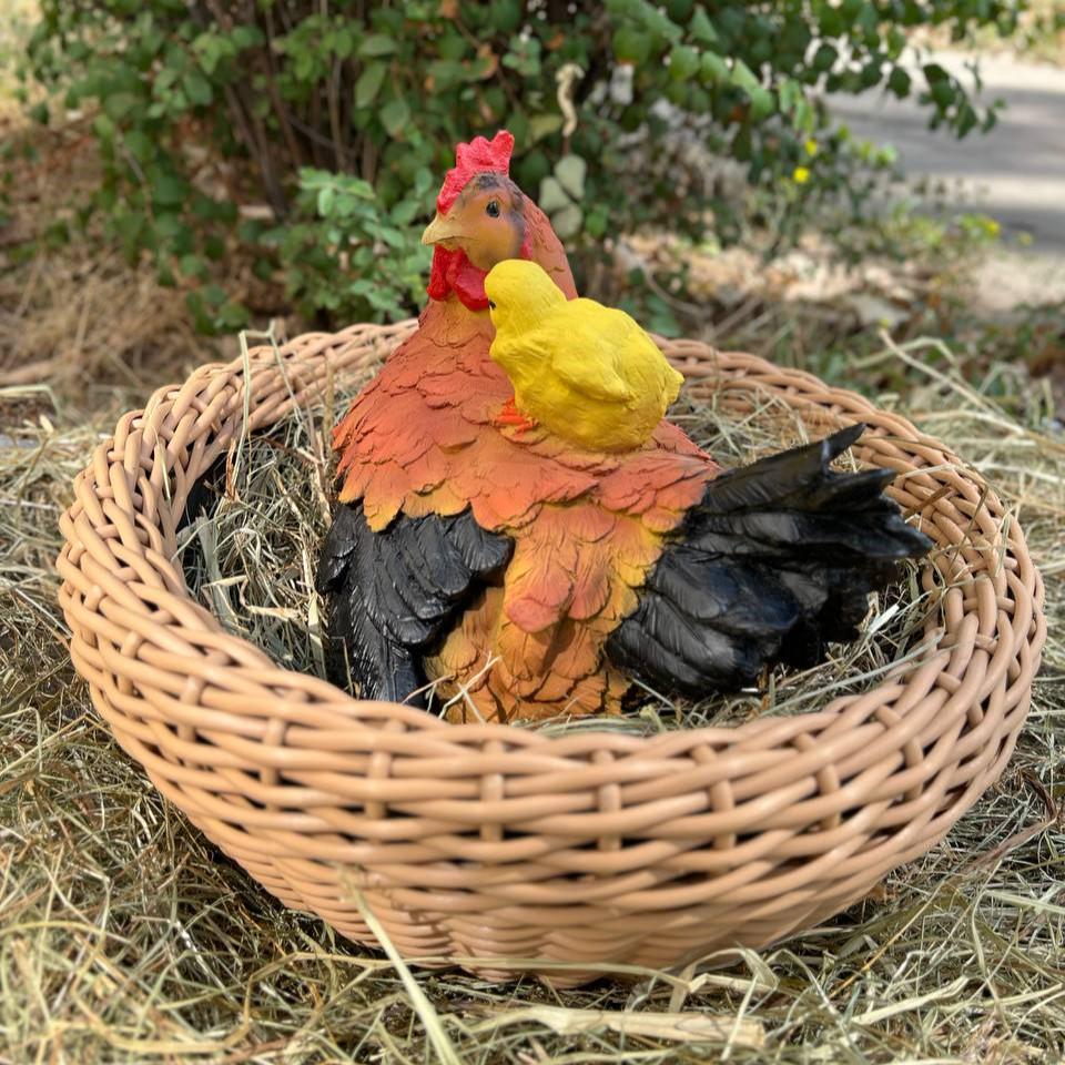 Садова фігура Курка з курчам в гнізді з ротангу 24x24x30 см d 45 см Рудий - фото 2 Садова фігура Курка з курчам в гнізді з ротангу 24x24x30 см d 45 см Рудий - фото 2