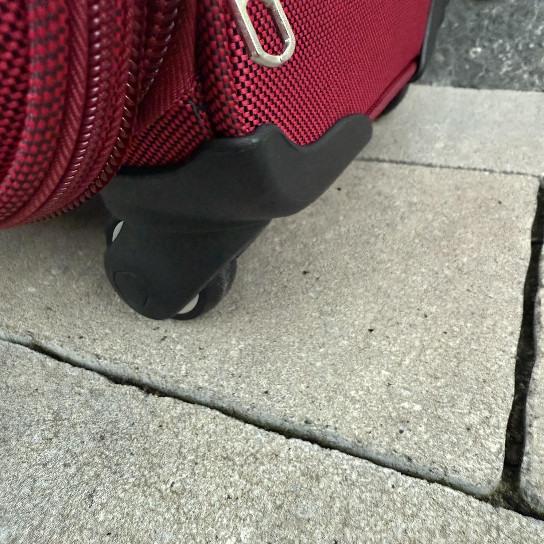 Валіза тканинна Wings 1708 на 4 колесах L Бордовий (30485127) - фото 7 Валіза тканинна Wings 1708 на 4 колесах L Бордовий (30485127) - фото 7