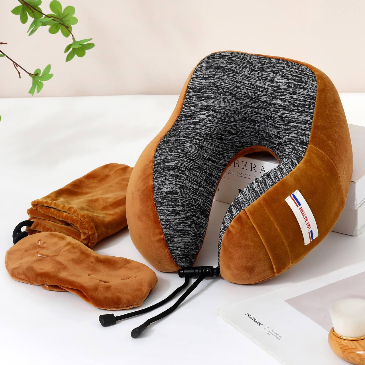 Подушка для путешествий Colorful Home c маской и чехлом 28х30 см Светло-коричневый