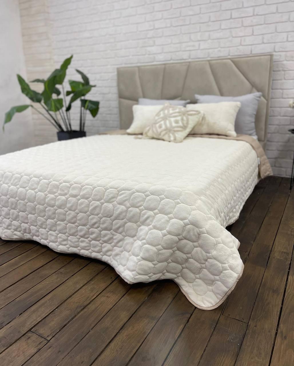 Покрывало двухстороннее из микрофибры 210х230 см с подушками 2 шт. 40х60 см Белый (Д-cap-podush-002) - фото 1 Покрывало двухстороннее из микрофибры 210х230 см с подушками 2 шт. 40х60 см Белый (Д-cap-podush-002) - фото 1