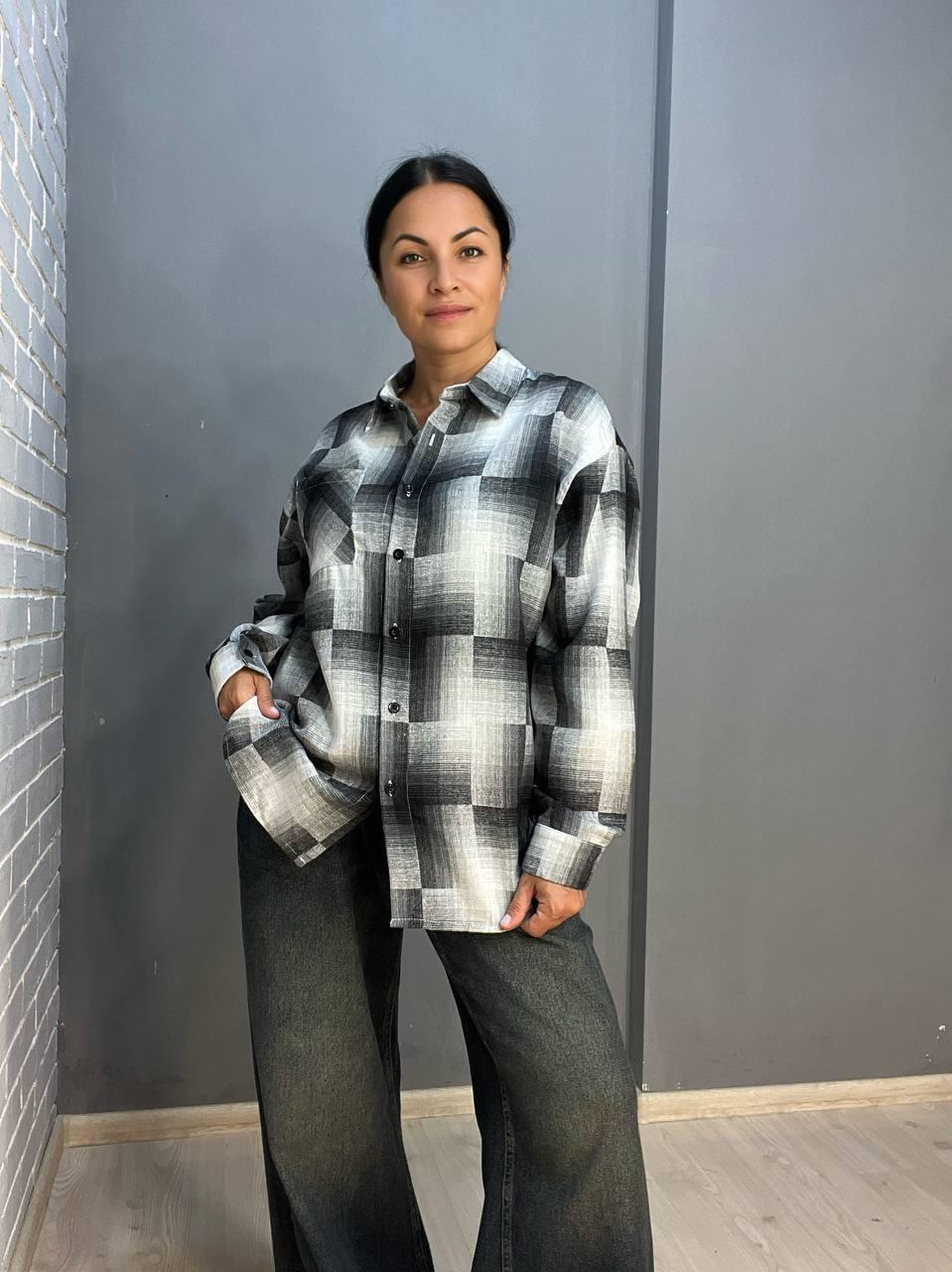 Сорочка жіноча Baoyu 225 картата оверсайз фланель подовжена спинка OS Чорний (2606) - фото 5 Сорочка жіноча Baoyu 225 картата оверсайз фланель подовжена спинка OS Чорний (2606) - фото 5