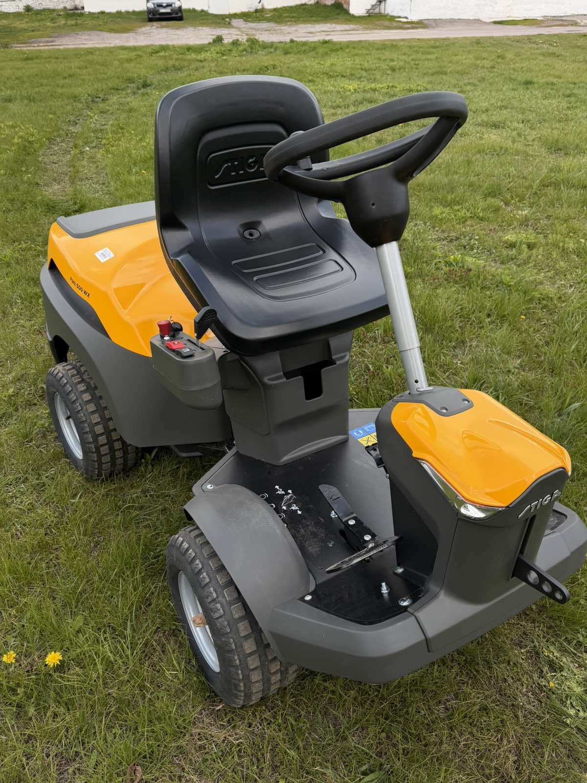 Газонокосарка тракторна фронтальна Stiga Park 500 WX Special з бензиновим двигуном (17220)