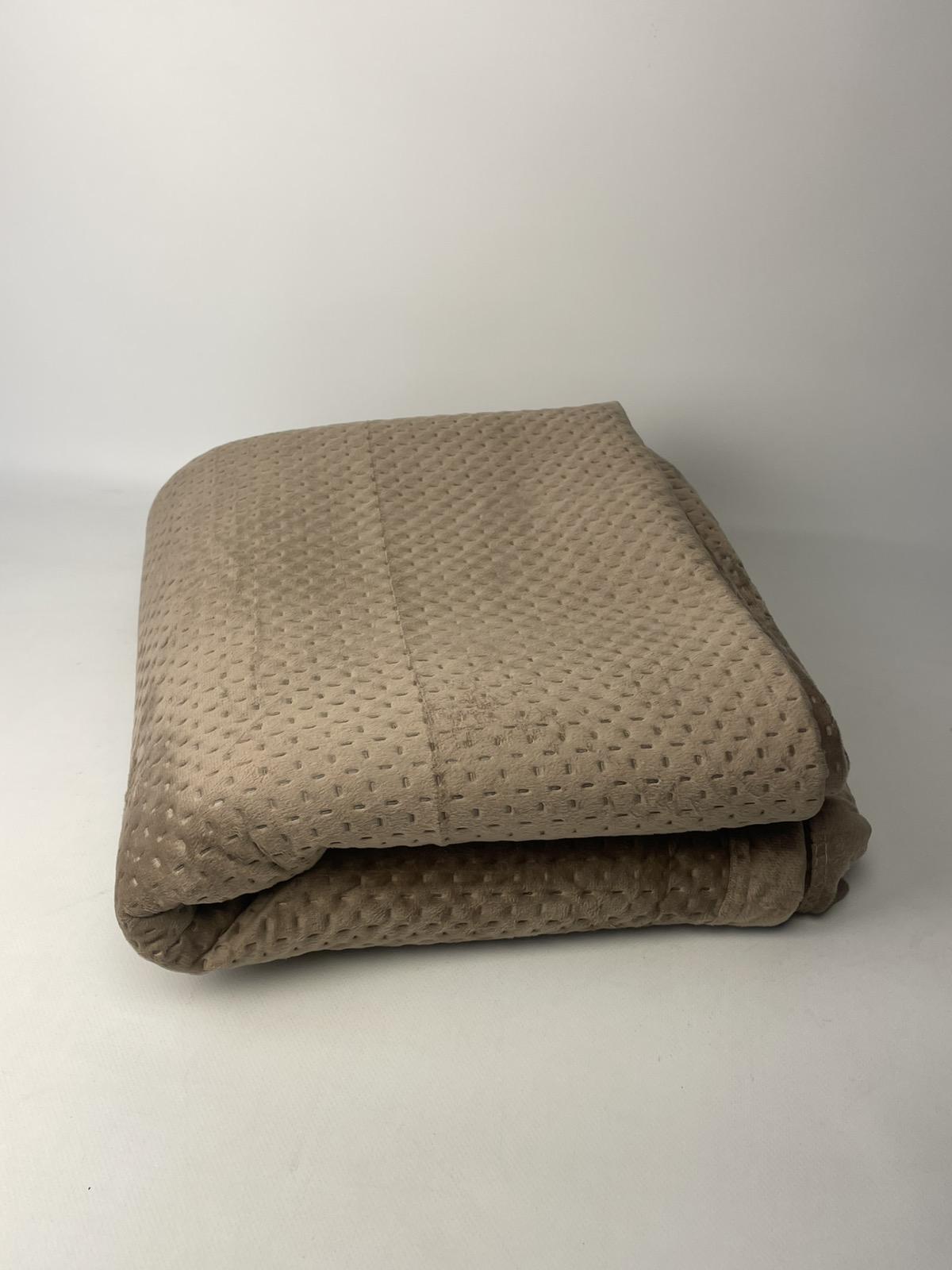 Покрывало велюровое AN 12-40 150x230 см Капучино (CN37618) - фото 1 Покрывало велюровое AN 12-40 150x230 см Капучино (CN37618) - фото 1