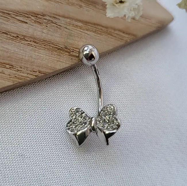 Пирсинг в пупок Бантик в белых камнях серебро 925 пробы 1,40 г (6112р)