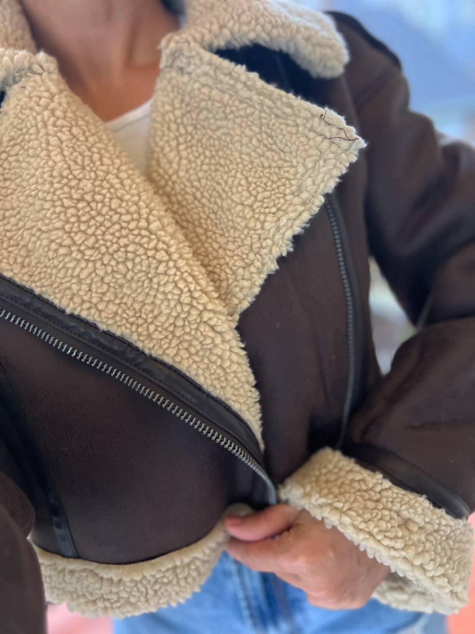 Дубленка женская Aftf Basic 2413 короткая косуха оверсайз на молнии с мехом экозамша L Коричневый (3131) - фото 10 Дубленка женская Aftf Basic 2413 короткая косуха оверсайз на молнии с мехом экозамша L Коричневый (3131) - фото 10